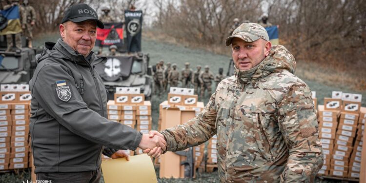 Зброя проти дронів: спецпризначенці ГУР отримали рушниці та спеціальне спорядження від благодійників