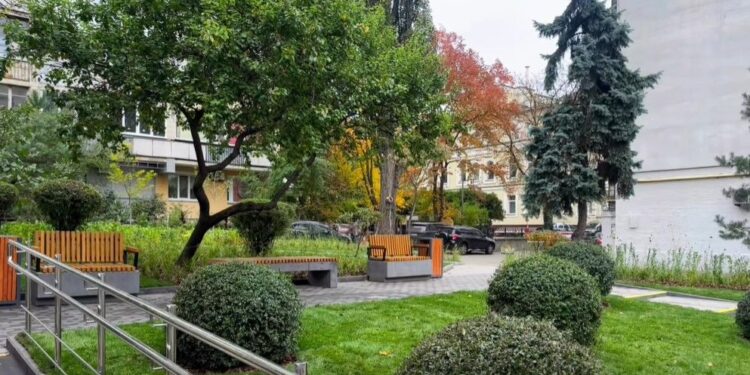 У центрі Шевченківського району відкрили новий мінісквер
