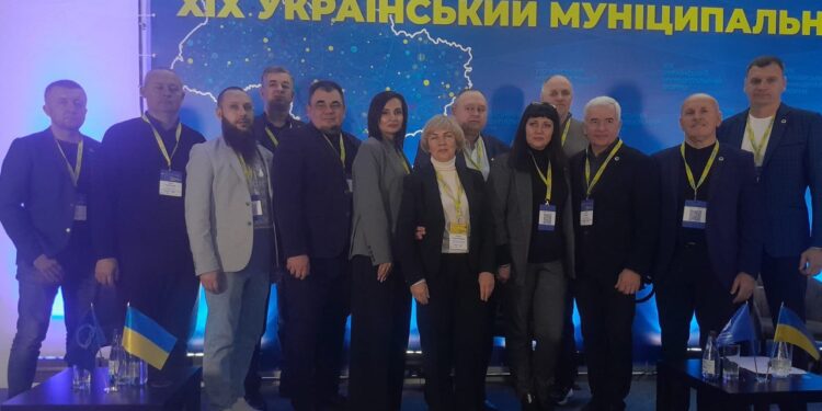 Перший заступник начальника Херсонської МВА Михайло Линецький взяв участь у роботі XIX Українського муніципального форуму