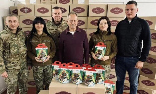 “Святий Миколай — дітям українських Героїв”: Томенко передає 1300 подарунків, компенсованих ЄСПЛ