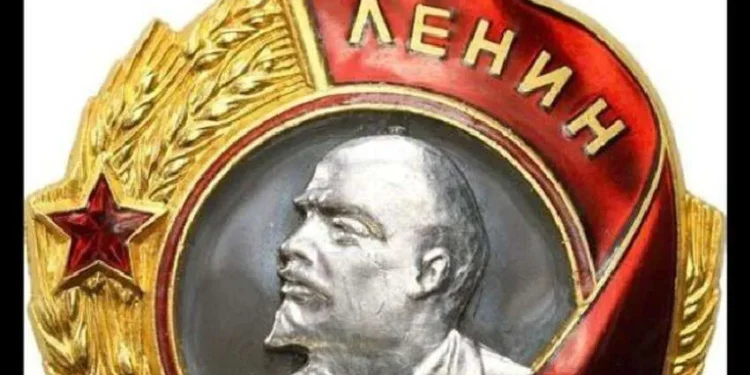 Сікорський жорстко потролив Орбана радянським орденом