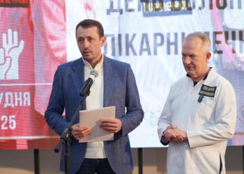 Фонд «Надія» та Валерій Дубіль отримали високу відзнаку лікарні Мечникова за внесок у порятунок життів