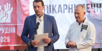 Фонд «Надія» та Валерій Дубіль отримали високу відзнаку лікарні Мечникова за внесок у порятунок життів