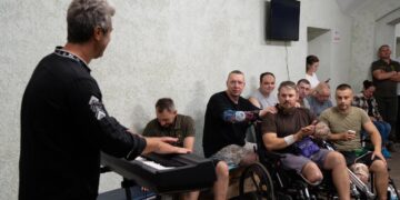 «Два світи» Євгена Хмари та виконавиці ODARA у Києві: музика, що підтримує і об’єднує