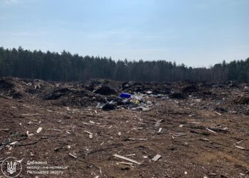 Екоінспекція Поліського округу спільно з прокуратурою відстоюють відшкодування понад 1,6 млн грн збитків за забруднення земель