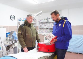 315 апаратів для реанімації Easy Pulse рятують життя на фронті — допомога від фонду «НАДІЯ», Валерія Дубіля та партнерів
