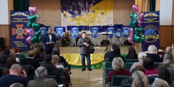 Там, де починається майбутнє – стоїть жінка-вчителька