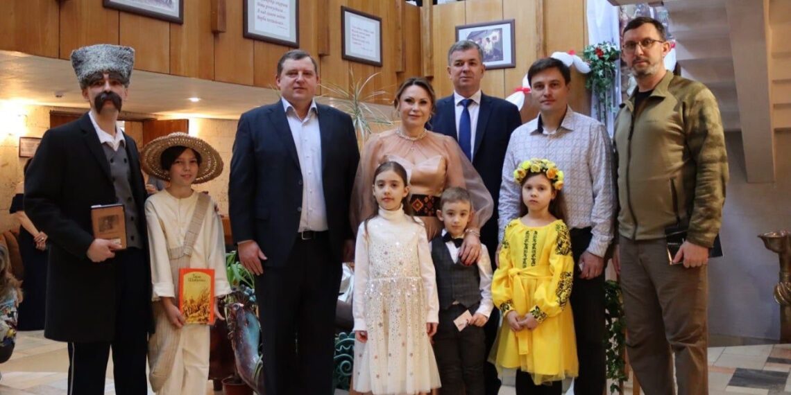 Читачі Національної бібліотеки України для дітей завітали на бал до Шевченкової музи