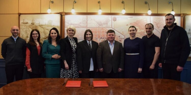 Поділ стає платформою для розвитку жіночого лідерства: Подільська РДА підписала Меморандум про співпрацю з ГО «Жінки за зміни»