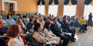 Пріоритети освіти та безпеки: у Подільському районі відбулася нарада з керівниками навчальних закладів