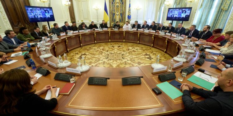 В Офісі Президента відбулася зустріч голів парламентських комітетів та обласних адміністрацій