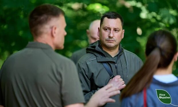 Секрети Хмельницьких дубів: Ігор Зубович та Наглядова рада “Лісів України” розкрили технологію “програмування” деревини
