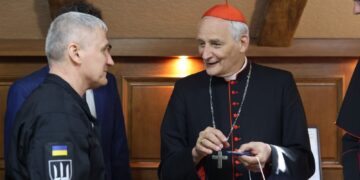 Голова Координаційного штабу зустрівся зі спецпредставником Папи Римського з питань України.