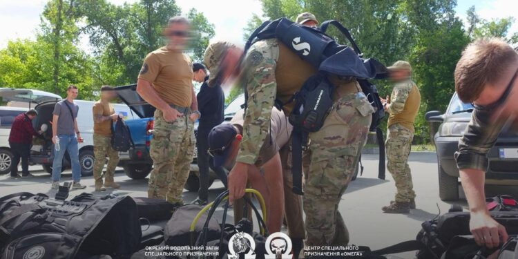 «Володарі глибин»: бойові водолази «Омеги» вибороли першість у запеклих змаганнях на Дніпрі
